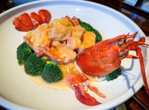 品鲜活美国龙虾，享“羊城”春光